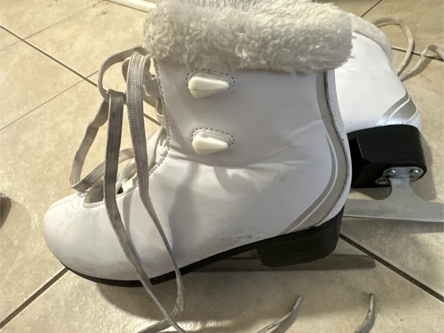 White Figure Skates - Size 6 - photo 2