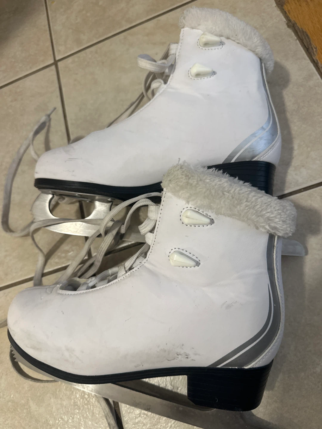 White Figure Skates - Size 6 - photo 4