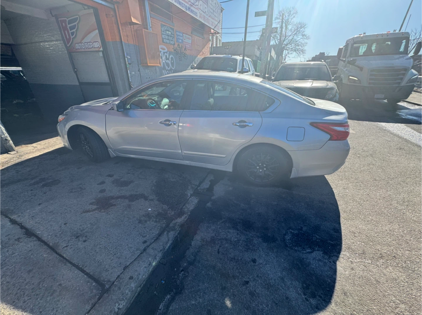 2017 Silver Nissan Altima - photo 2