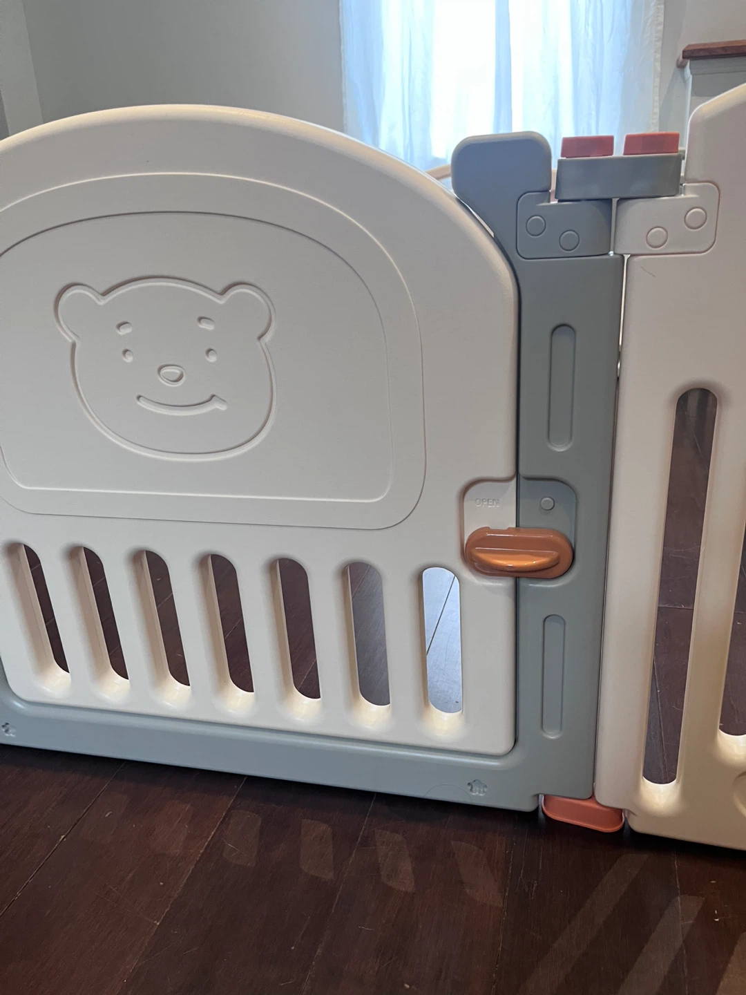 Costway Baby Playpen with Gate and Teddy Bear Design - photo 4