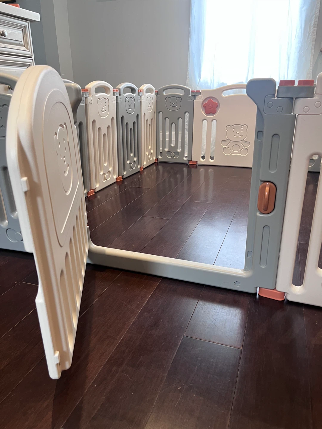Costway Baby Playpen with Gate and Teddy Bear Design - photo 5