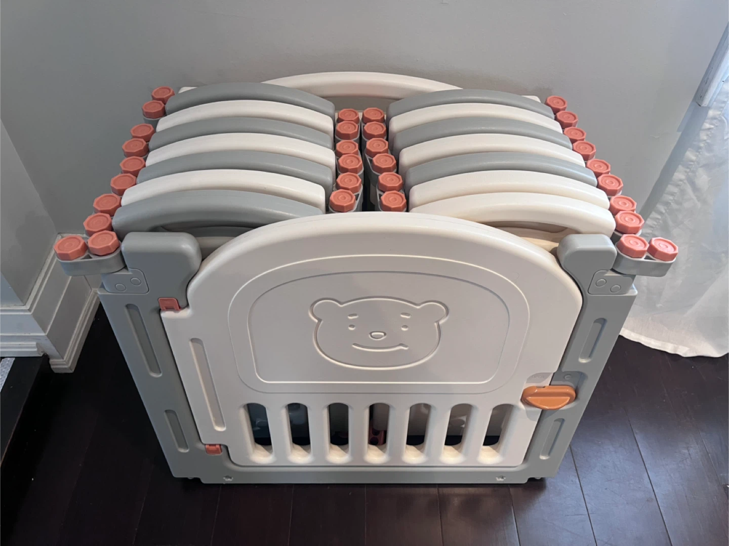 Costway Baby Playpen with Gate and Teddy Bear Design - photo 3