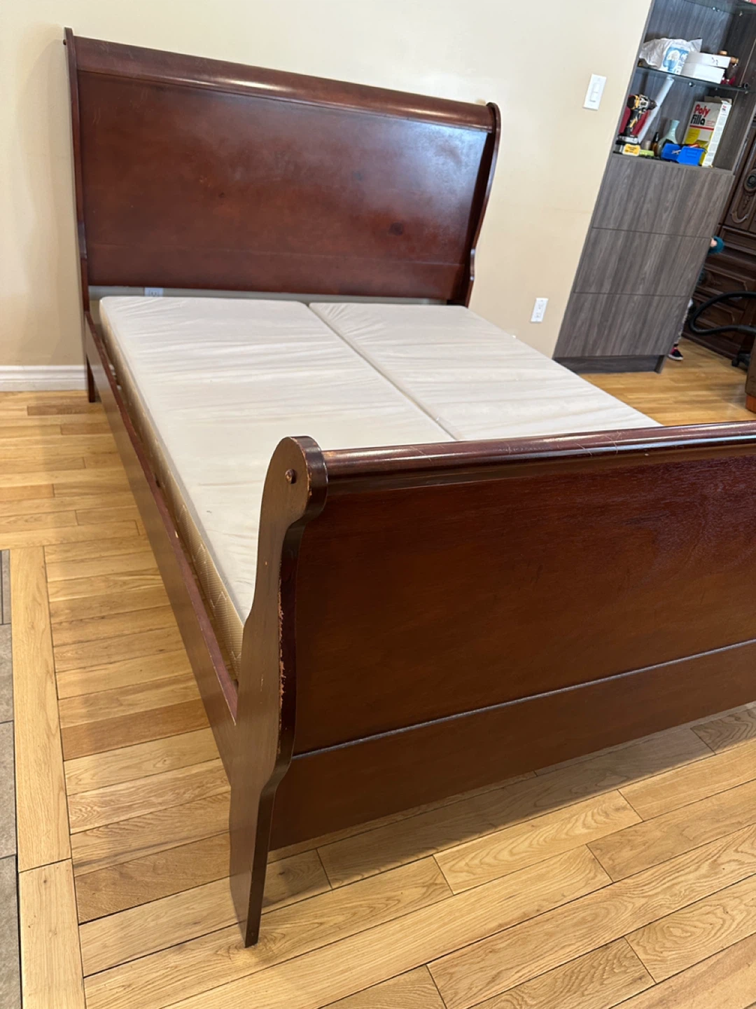 Beautiful Solid Wood Queen Size Sleigh Bed (CAN DELIVER) - photo 4