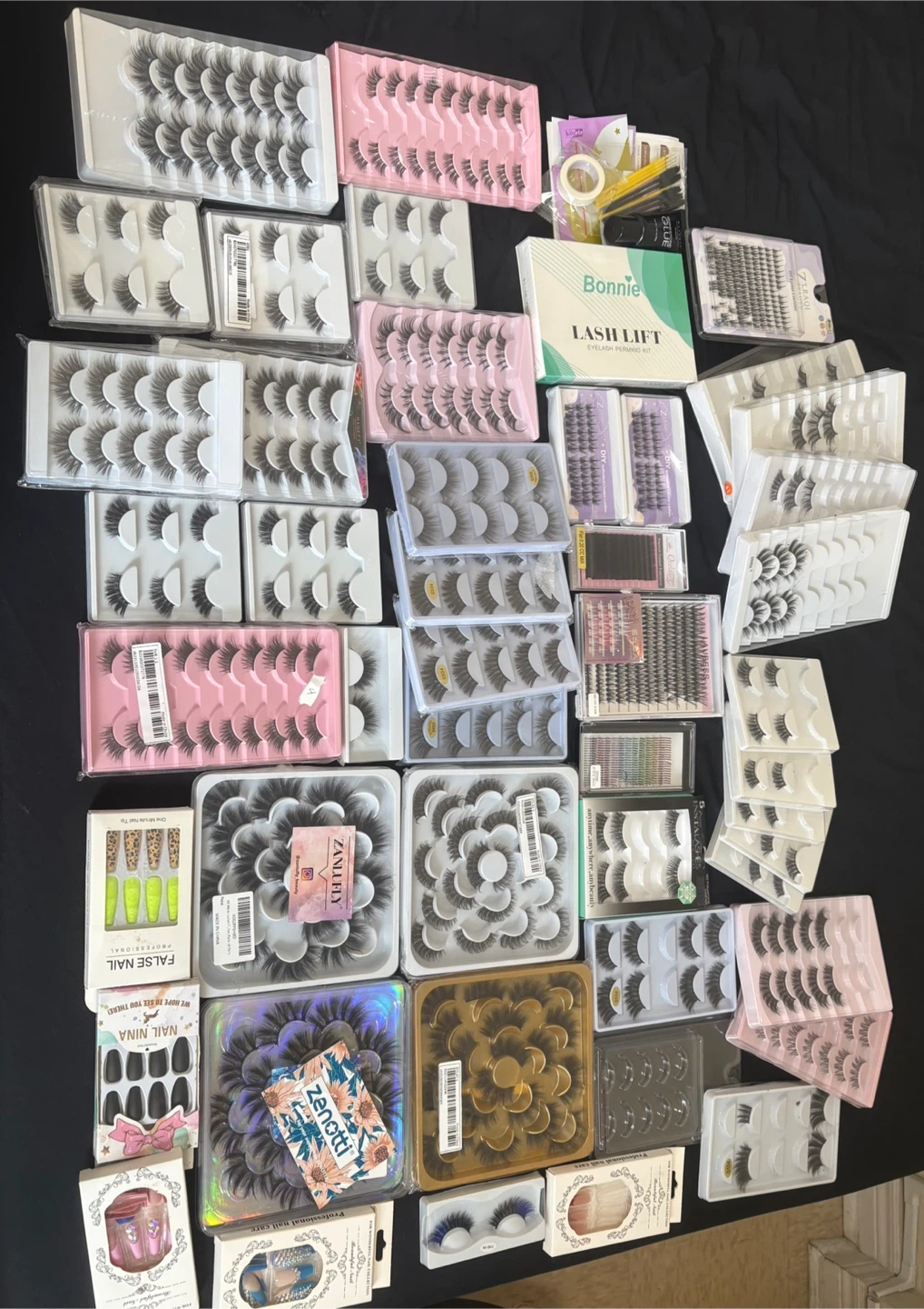 False Eyelash & nail Bundle