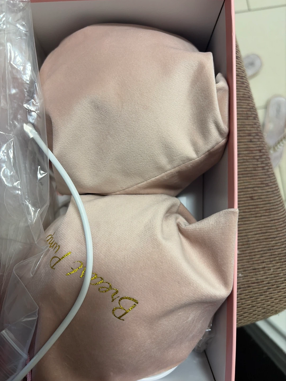 Wearable Breast Pump - photo 2