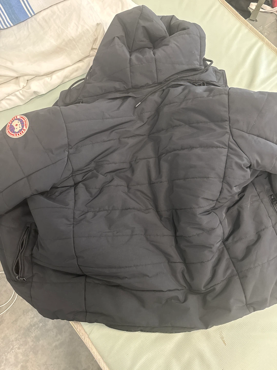 Canada Goose Puffer Jacket - Black - Size L - photo 2