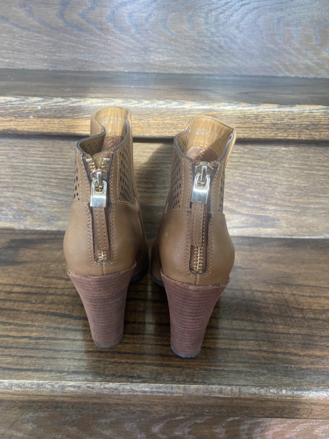 Chic Tan ankle boots with block heels - size US 6.5 - photo 3