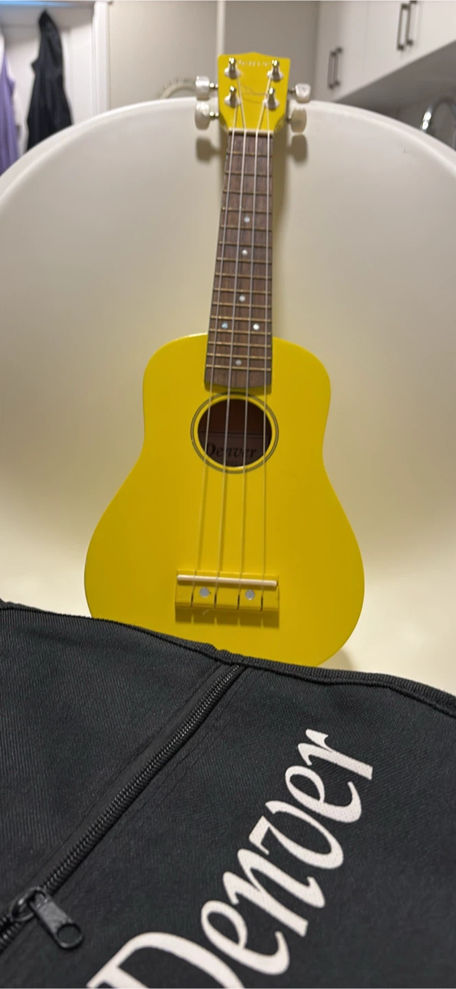 Denver Yellow Ukulele with Case - photo 3