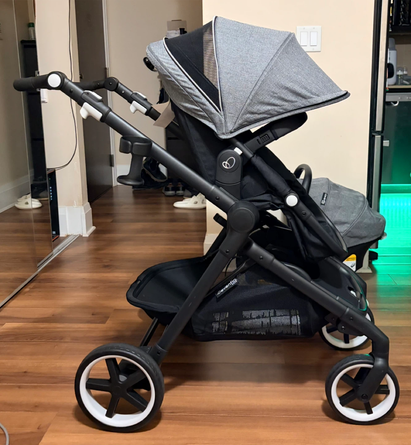 Evenflo Gold Pivot Xpand Travel System/ LiteMax Infant Car Seat - photo 4