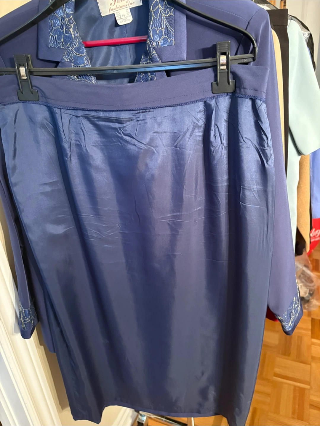 Fashion Bug Women's Navy Blue Skirt Suit Size 16 - photo 4