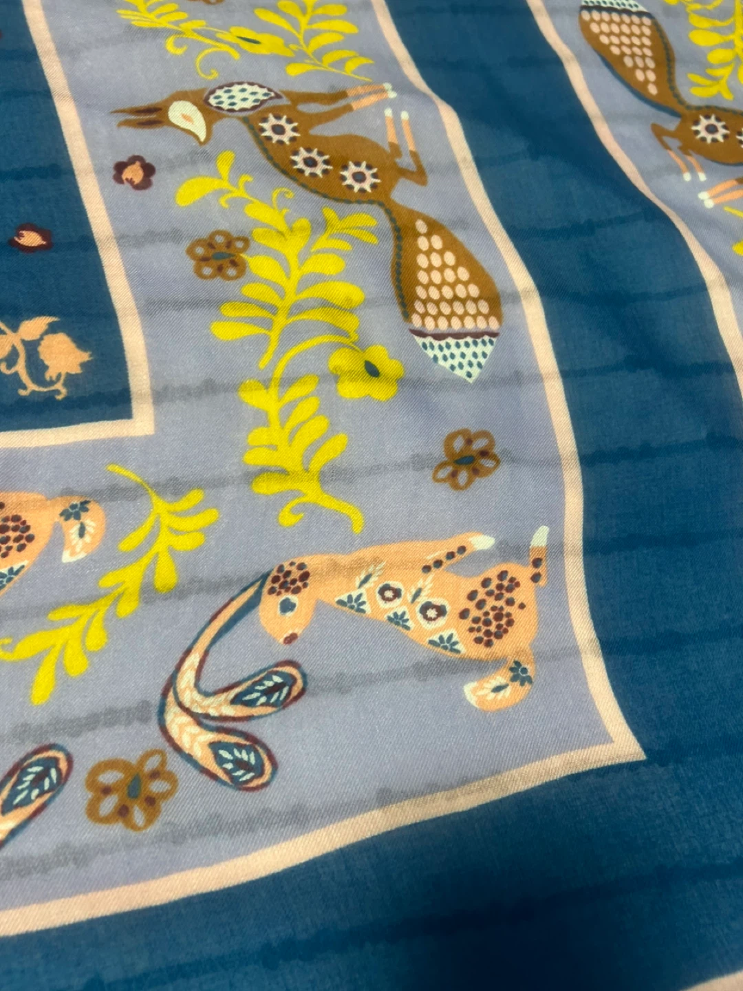Ann Taylor LOFT Scarf with Woodland Animals - photo 5