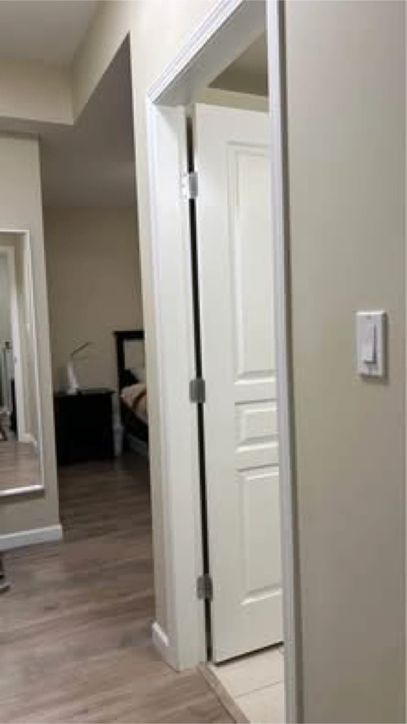 Private room w/ensuite bathroom fully furnished - photo 5