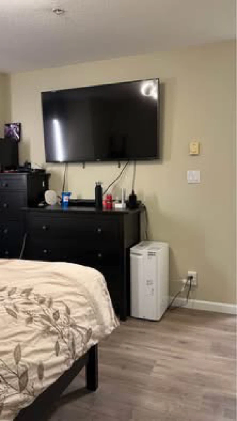 Private room w/ensuite bathroom fully furnished - photo 3