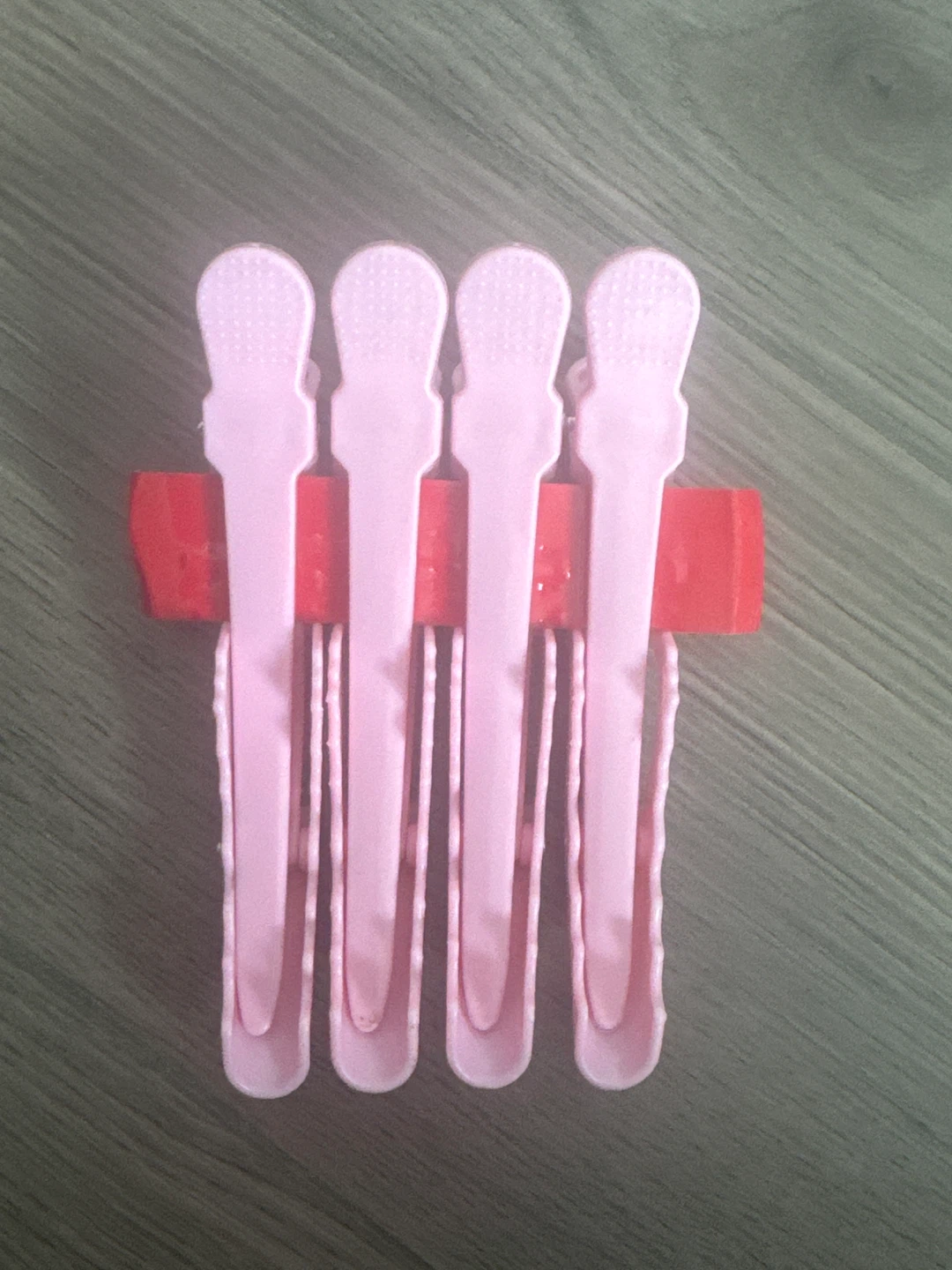Set of 4 Pink Hair Clips - photo 2