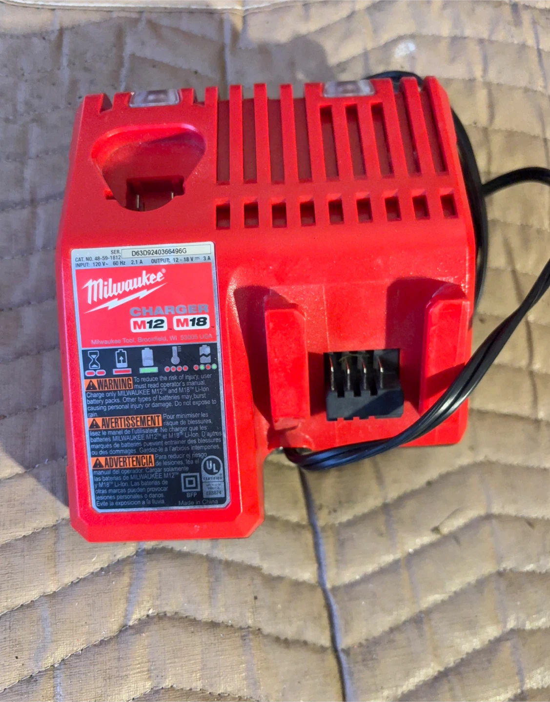 Milwaukee M12 M18 Charger - photo 2