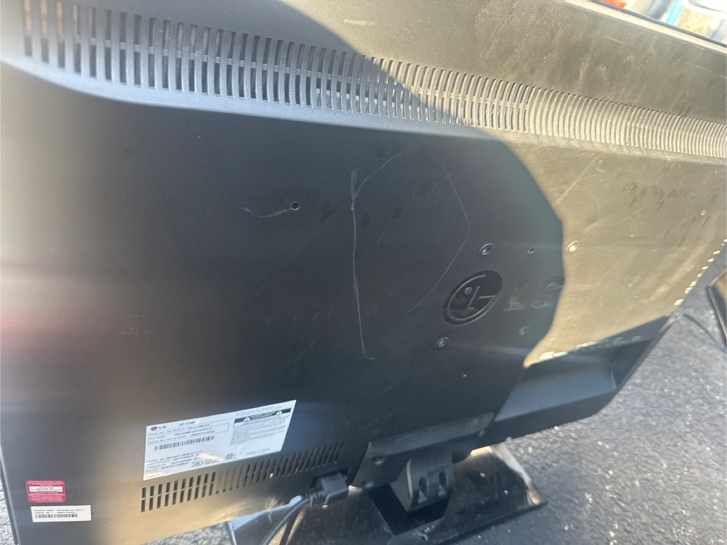 LG 32LV2400-UA 32" LCD HDTV