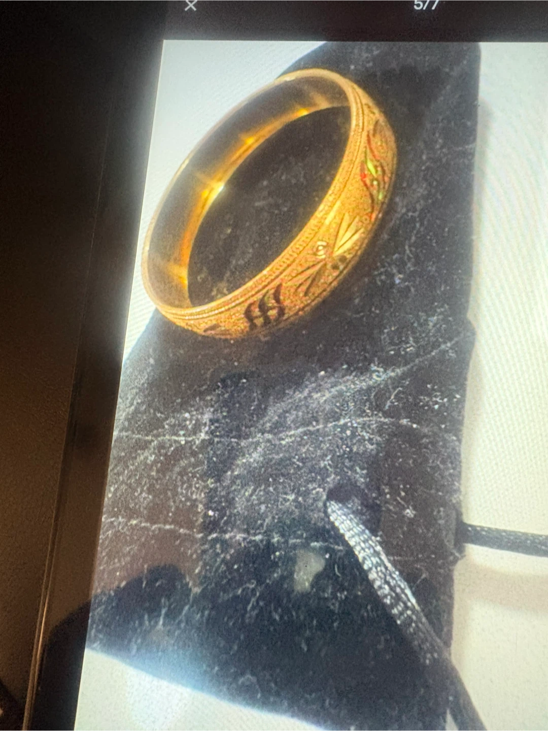 Bracelet  doré avec motif
