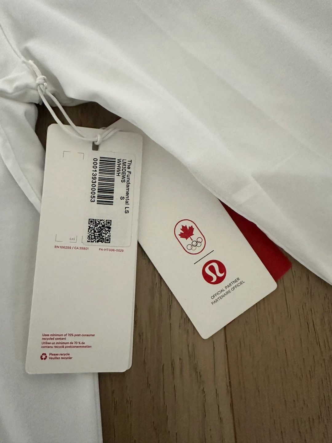 Lululemon new men’s team Canada Olympic top - photo 2
