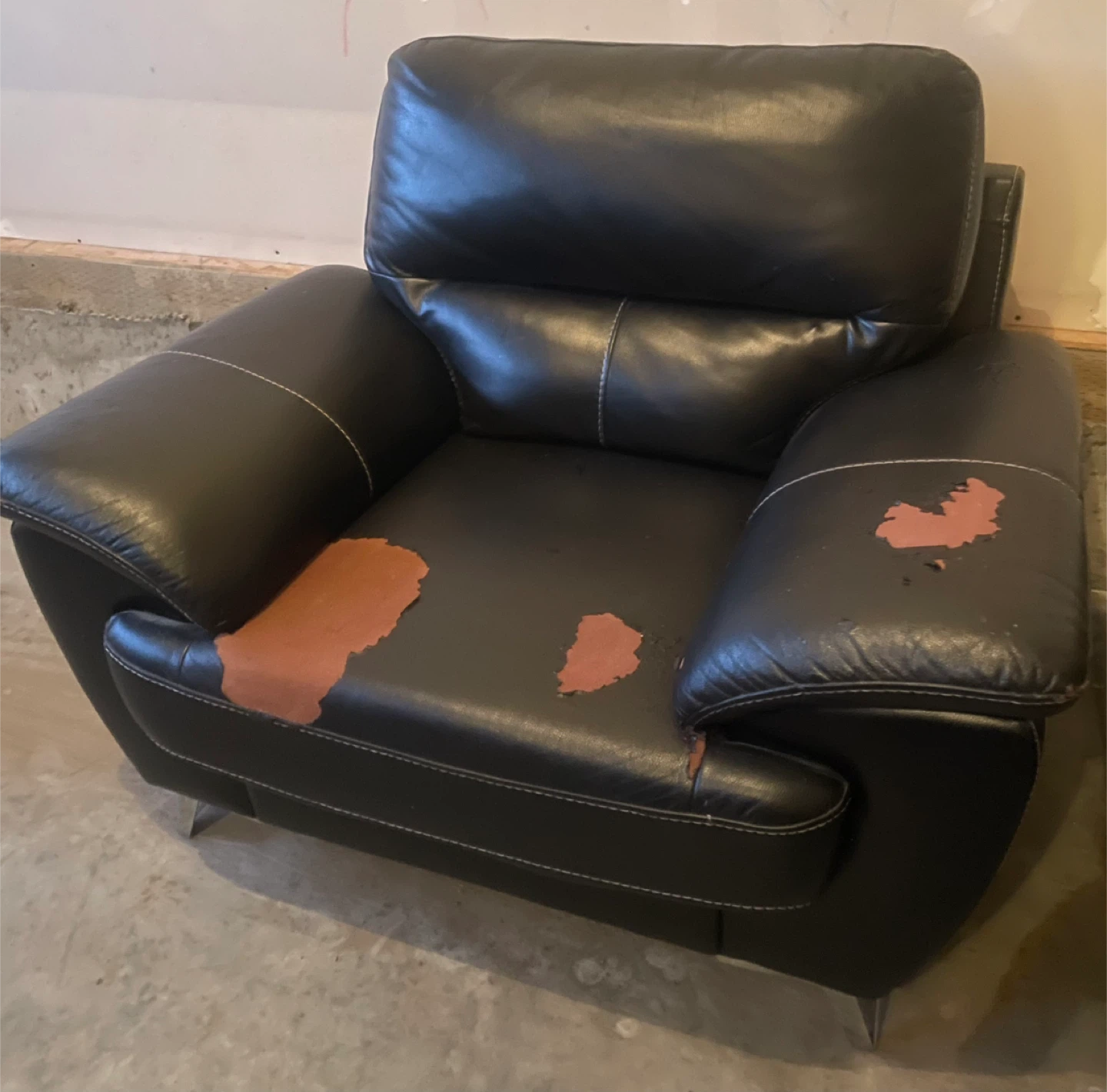 Black Leather Sofa and Armchair Set - photo 4