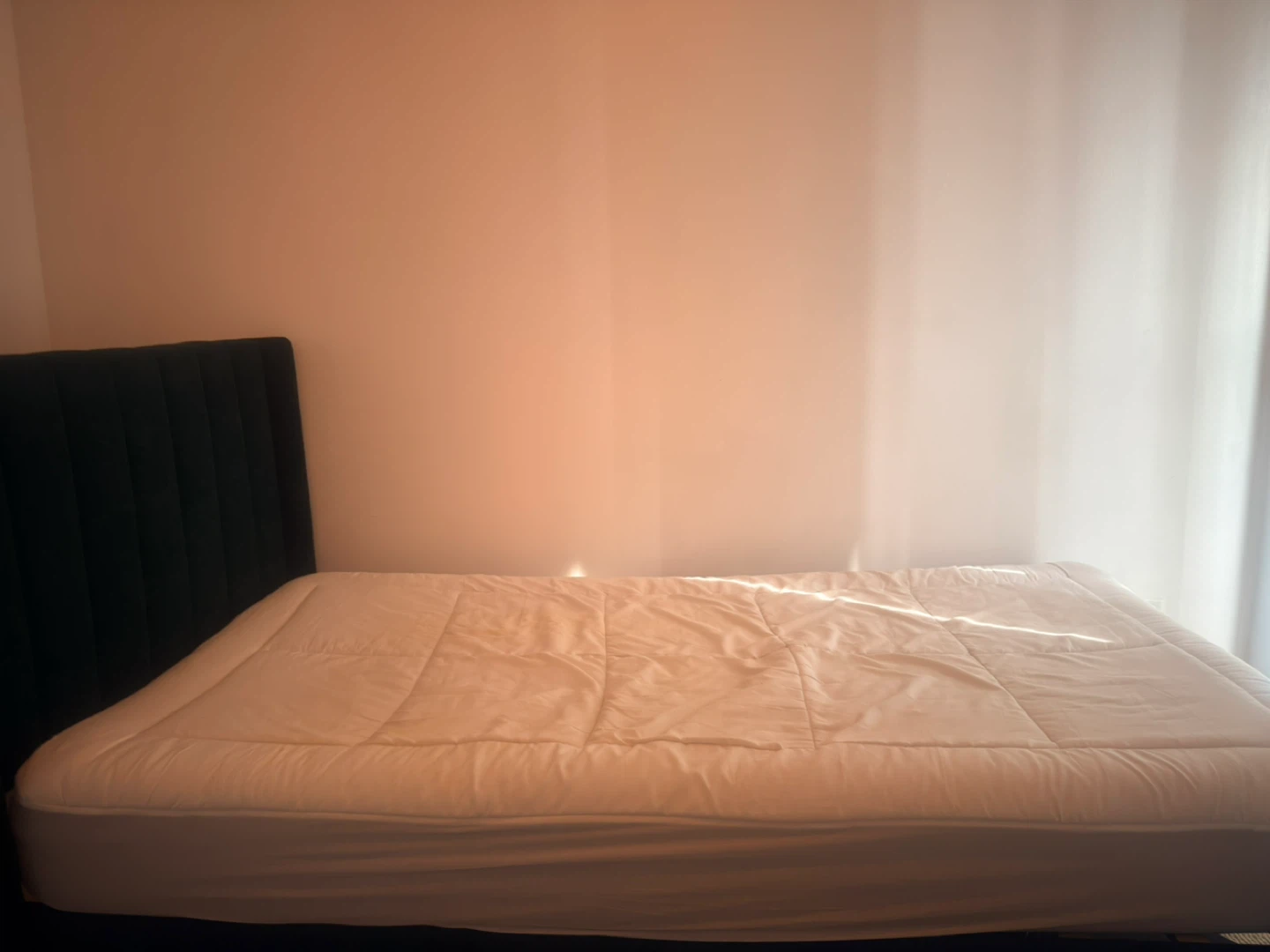 Twin bed frame with mattress and mattress pad - photo 2