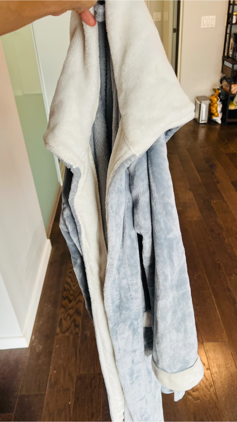 Women's Plush Hooded Robe - photo 2