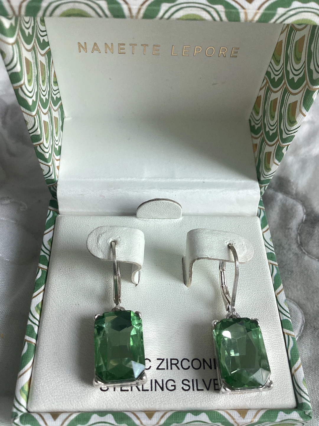 🏆 Green Stone Earrings - photo 2