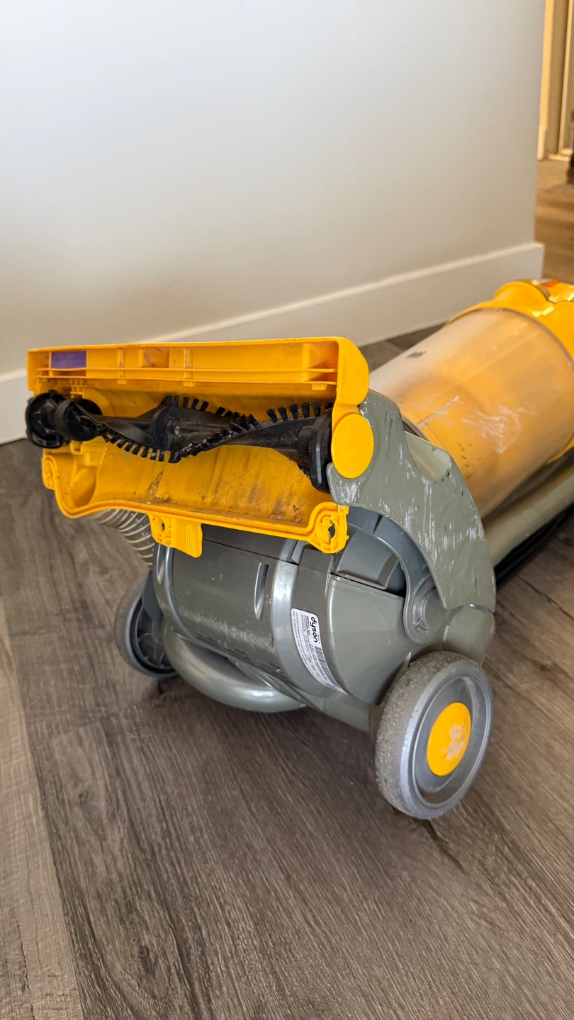 Dyson DC14 Vacuum — For Parts / Not Working - photo 4