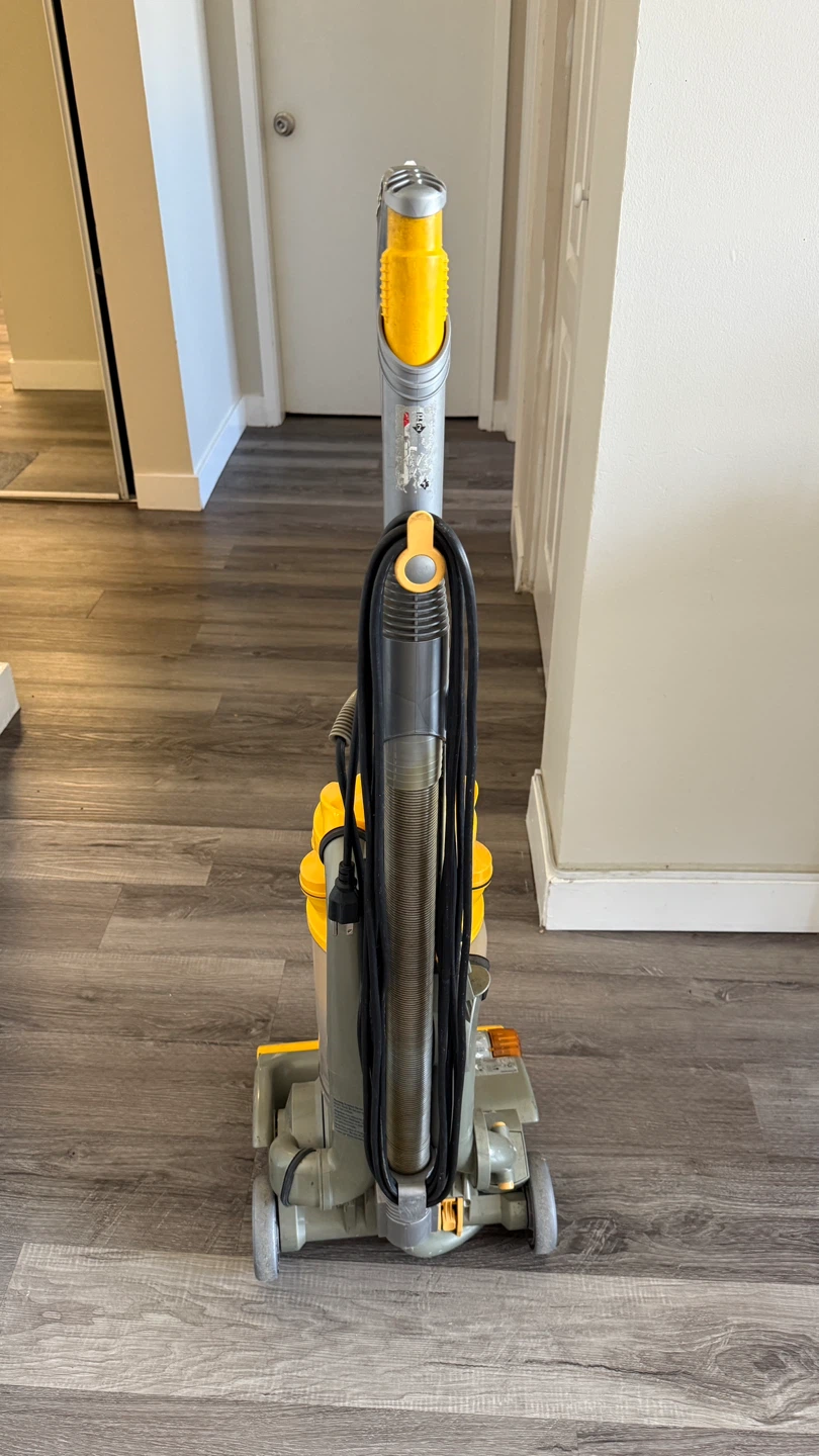 Dyson DC14 Vacuum — For Parts / Not Working - photo 2
