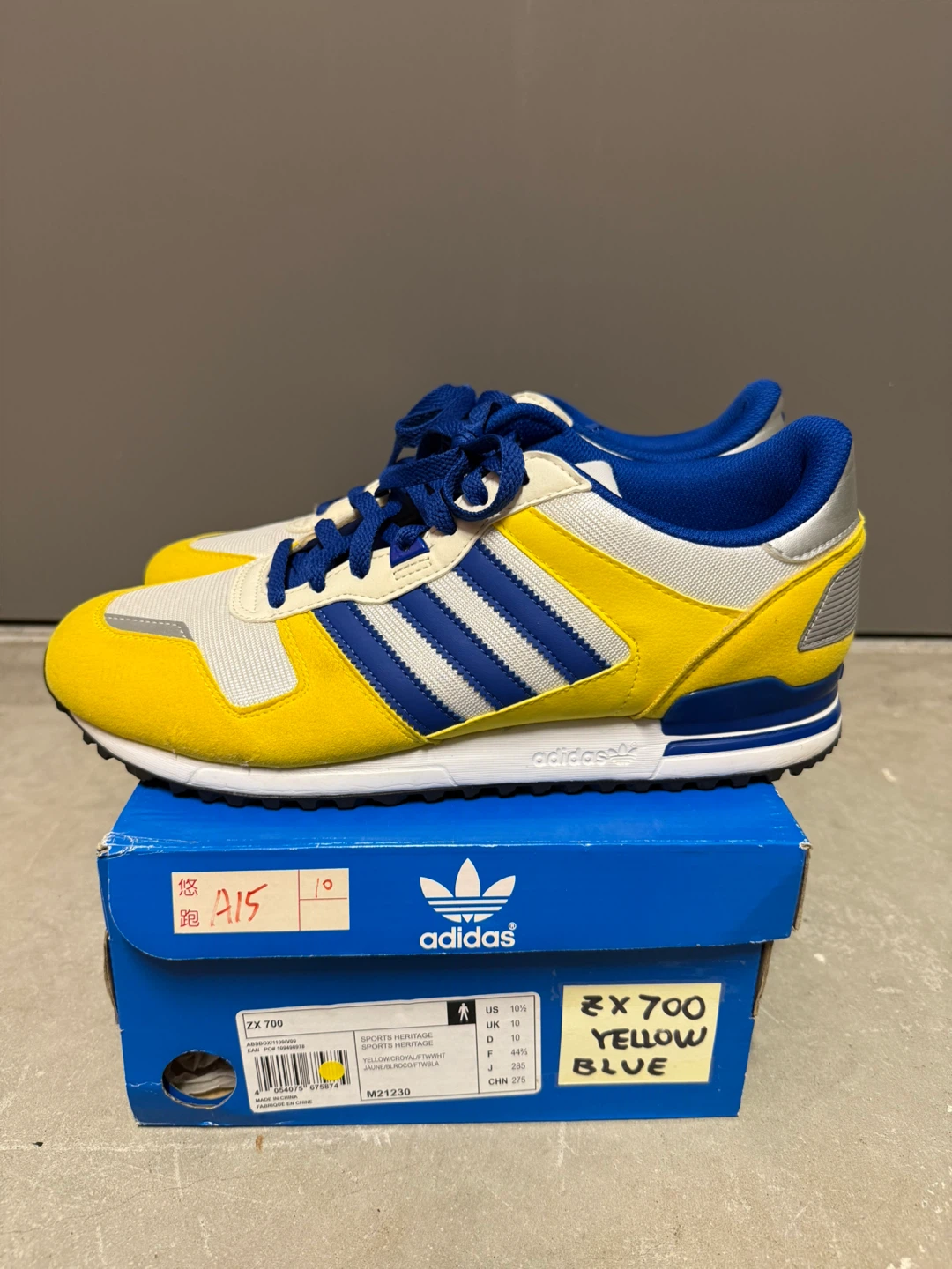 Adidas ZX 700 Yellow Blue Sneakers - Size 10