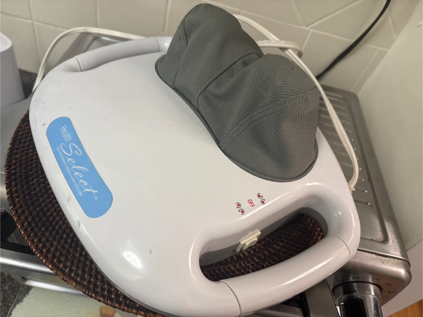 Health Select Kneading Massager YZ-J11 - photo 3