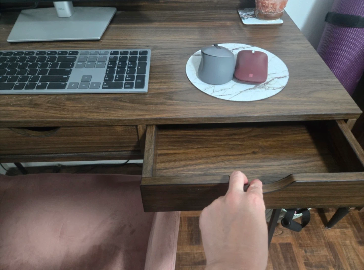 Wooden Desk and Pink velvet office chair set - photo 2