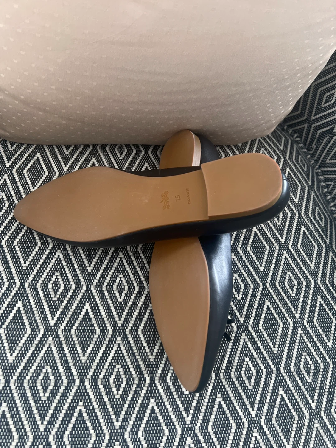 Coach Black Leather Pointed Toe Bow Flats Size 7.5 - photo 3