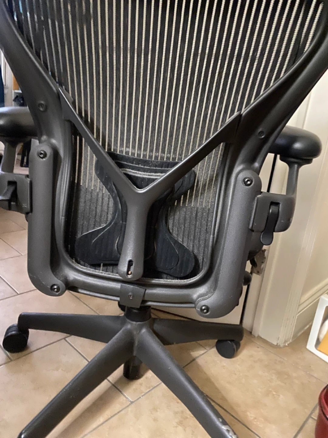 Herman Miller Aeron Chair - photo 4
