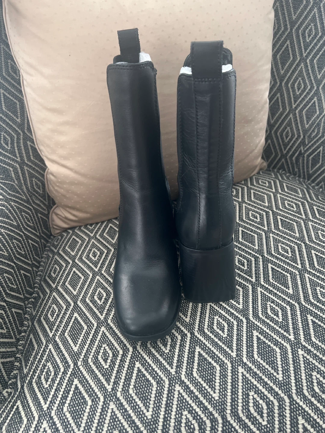 Steve Madden Black Leather Chelsea Boots - Size 7 - photo 2