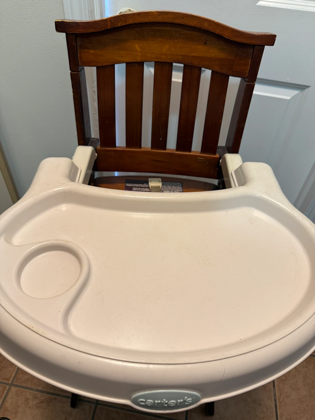 Carter's Classic Wooden High Chair with Removable Tray - photo 2