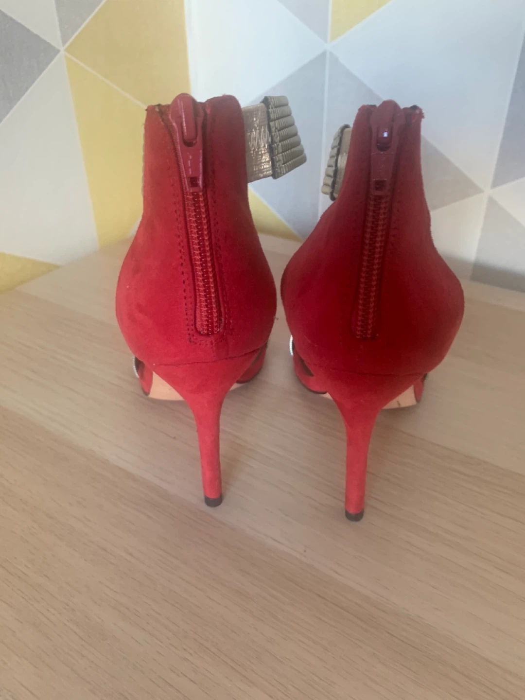 ALDO Red Suede Heels with Gold Straps - photo 3