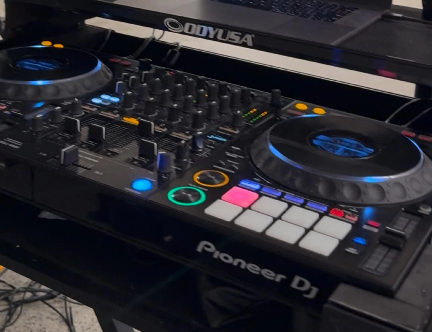 Pioneer DJ DDJ-1000 Rekordbox DJ Controller - photo 2
