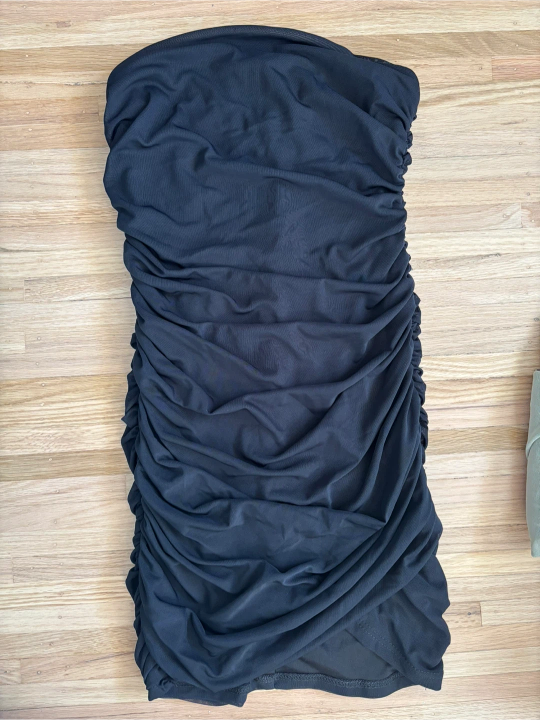 CLOTHING LOT NEED GONE ASAP - photo 2