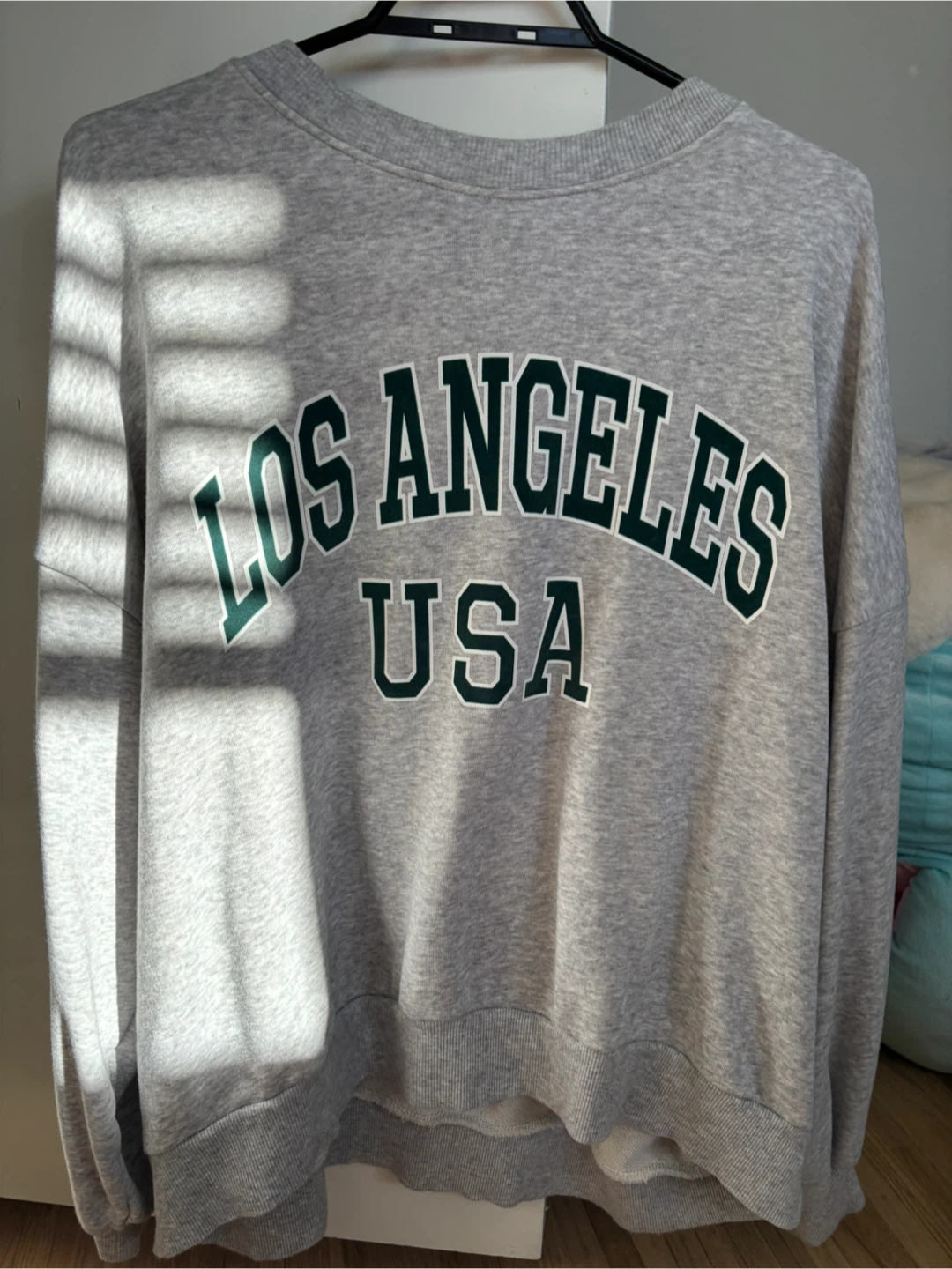 CLOTHING LOT NEED GONE ASAP - photo 3