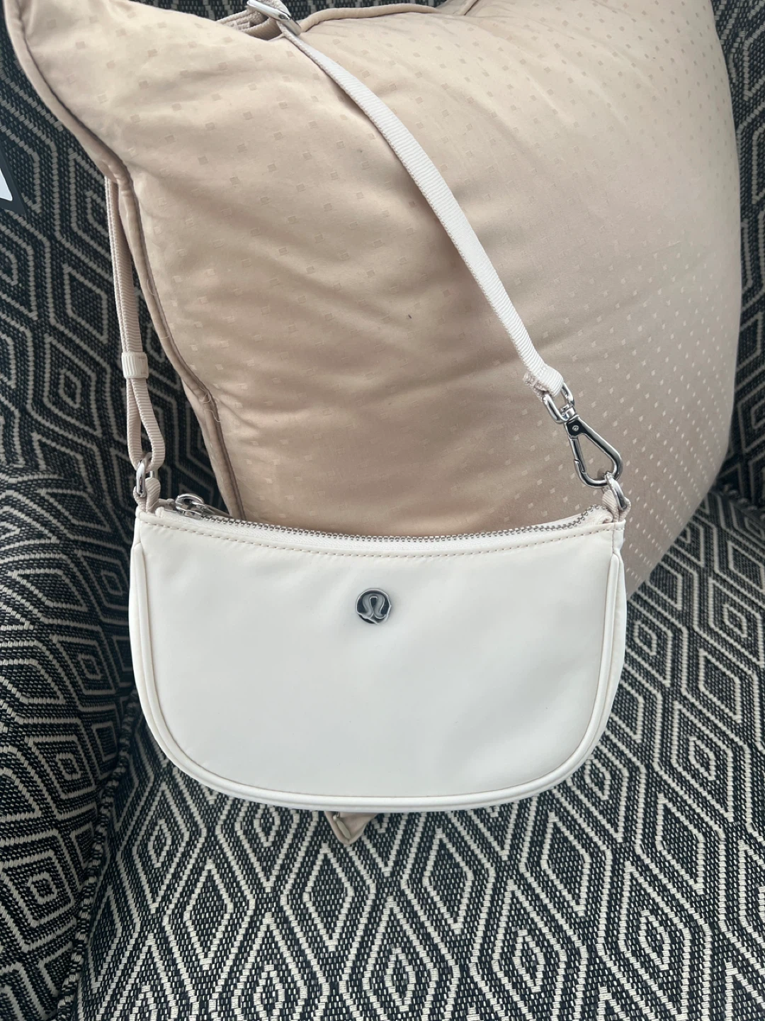 Lululemon White/Cream Shoulder Bag
