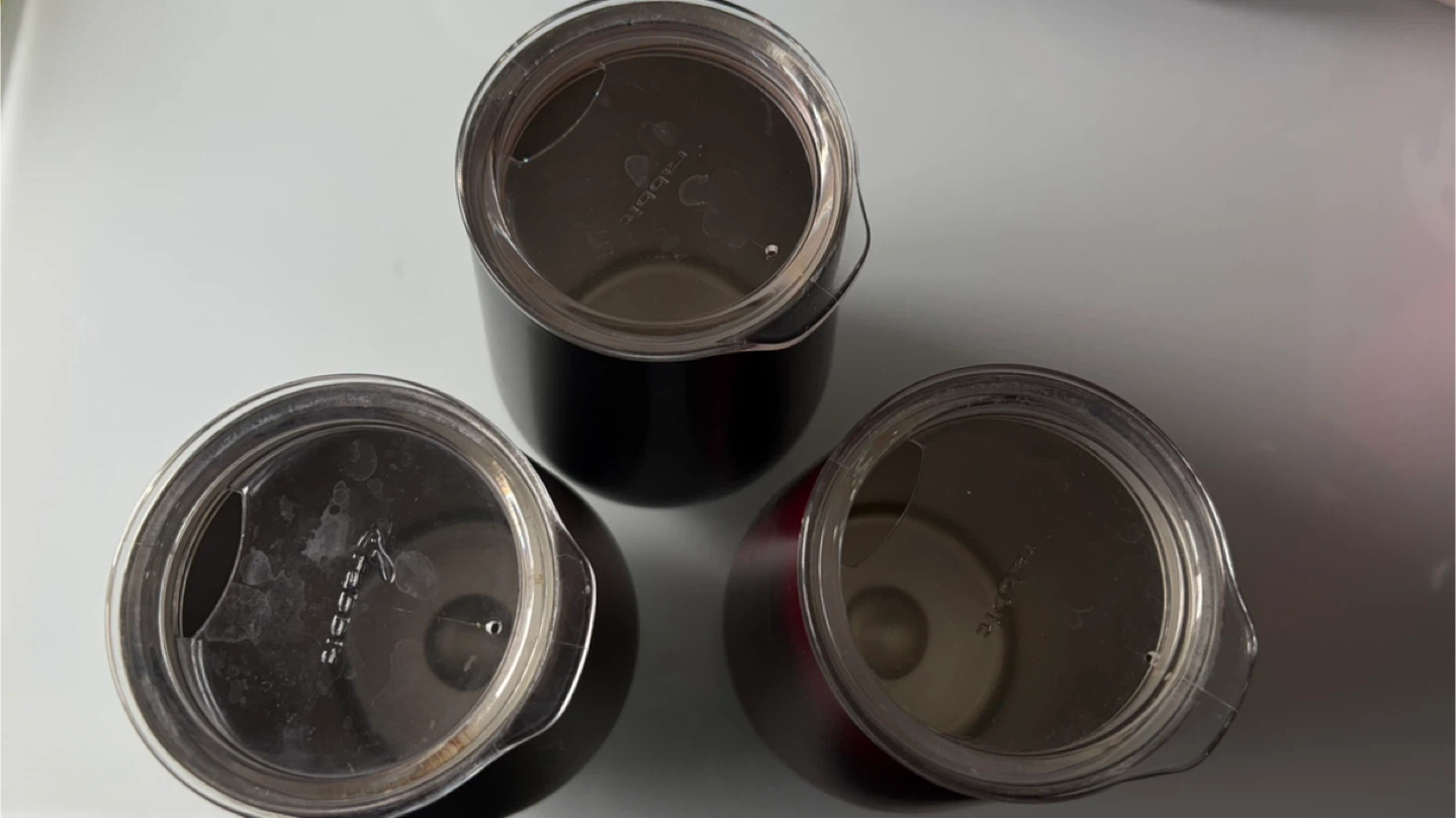 Set of 3 Stemless Wine Tumblers with Lids - Red, Black, and Gold - photo 2