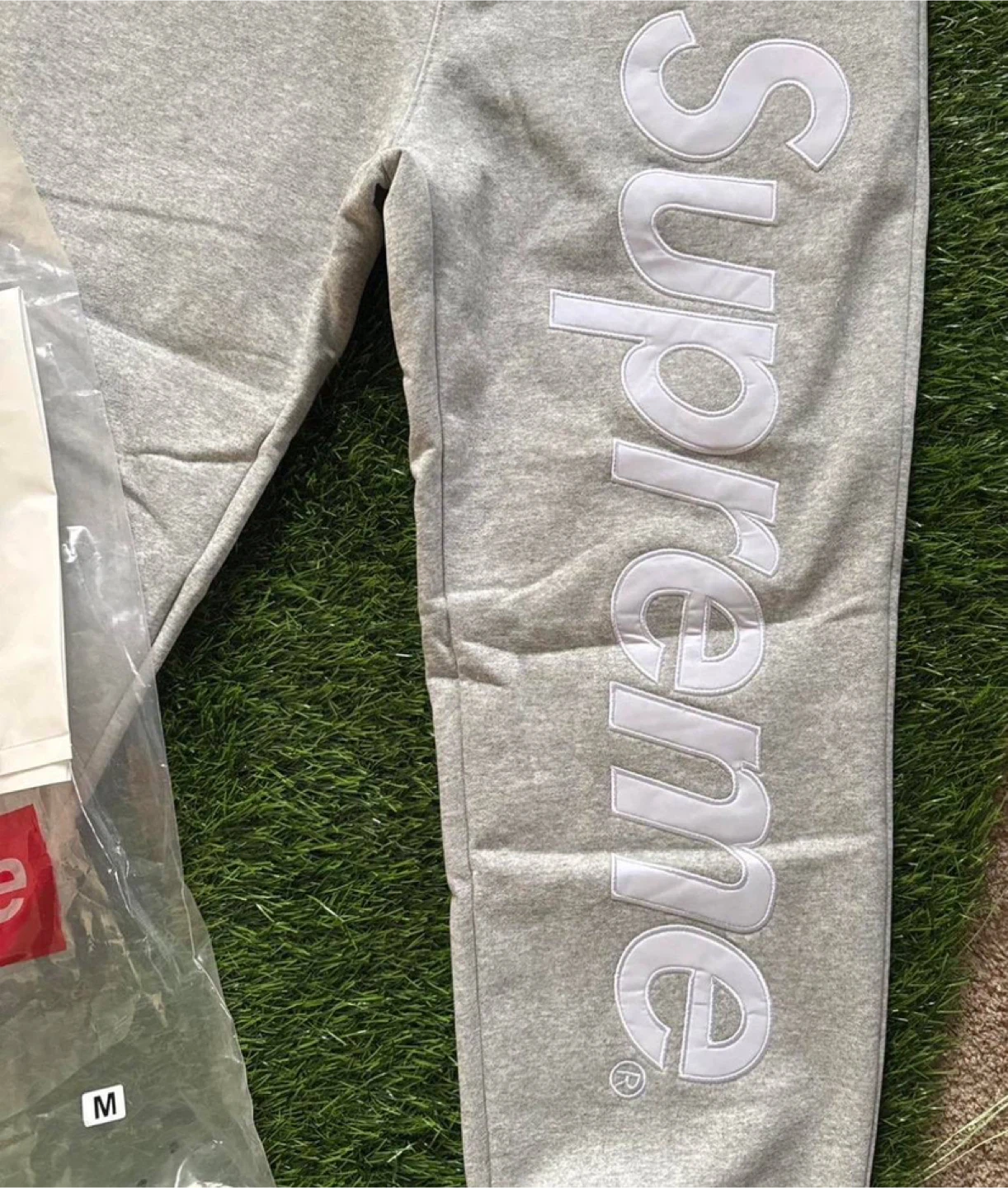 Supreme Grey Logo Sweatpants - All Sizes - photo 2