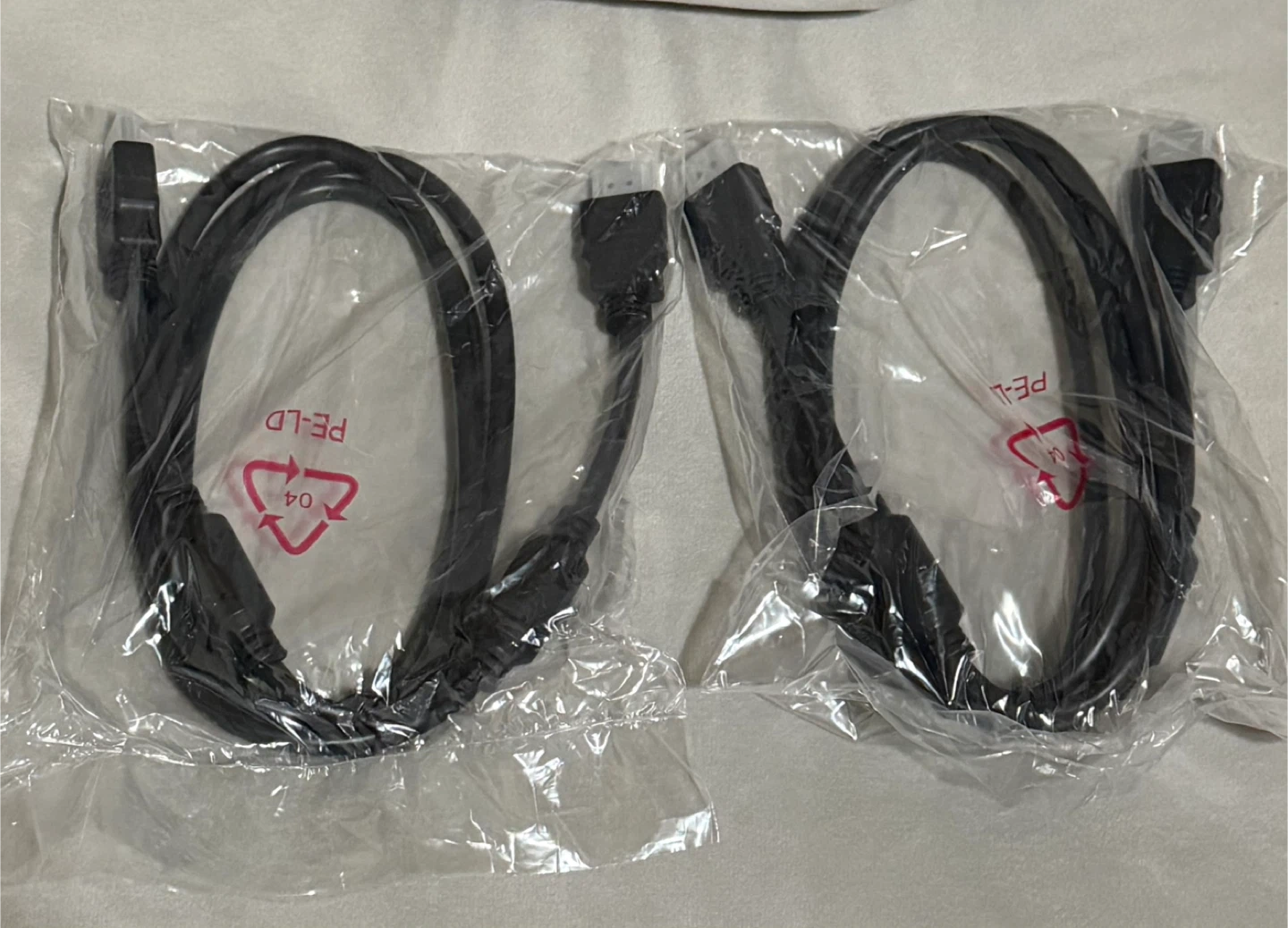 2x HDMI Cables