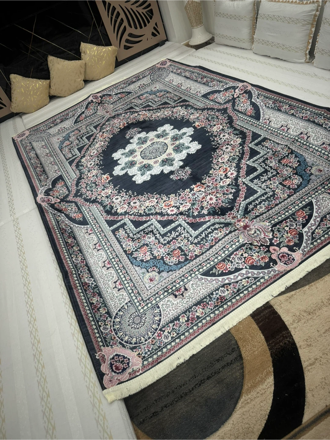 Persian-style Area Rug - photo 4