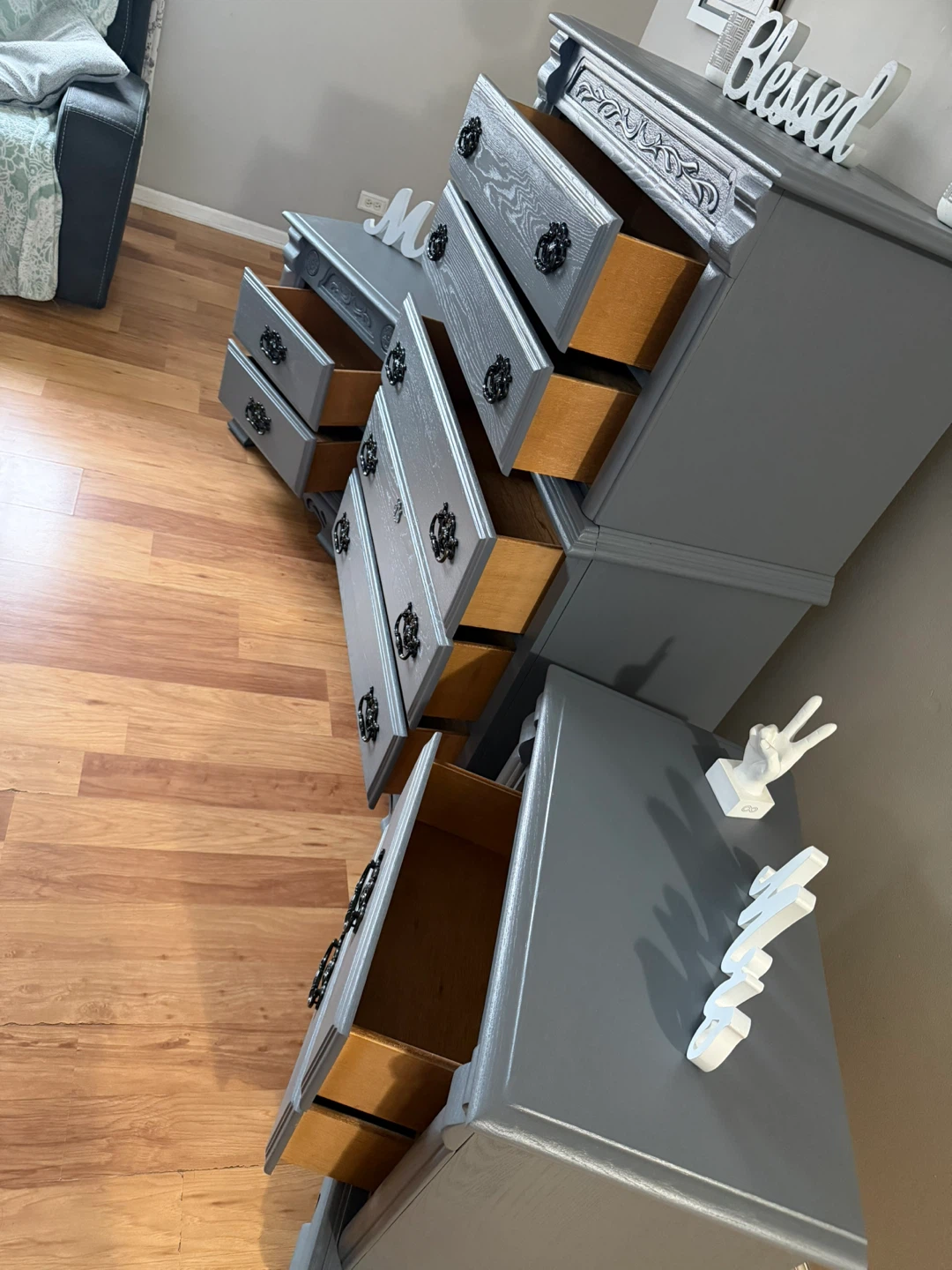 ✨🩶Gorgeous solid oak dresser set of 3🩶✨ - photo 4
