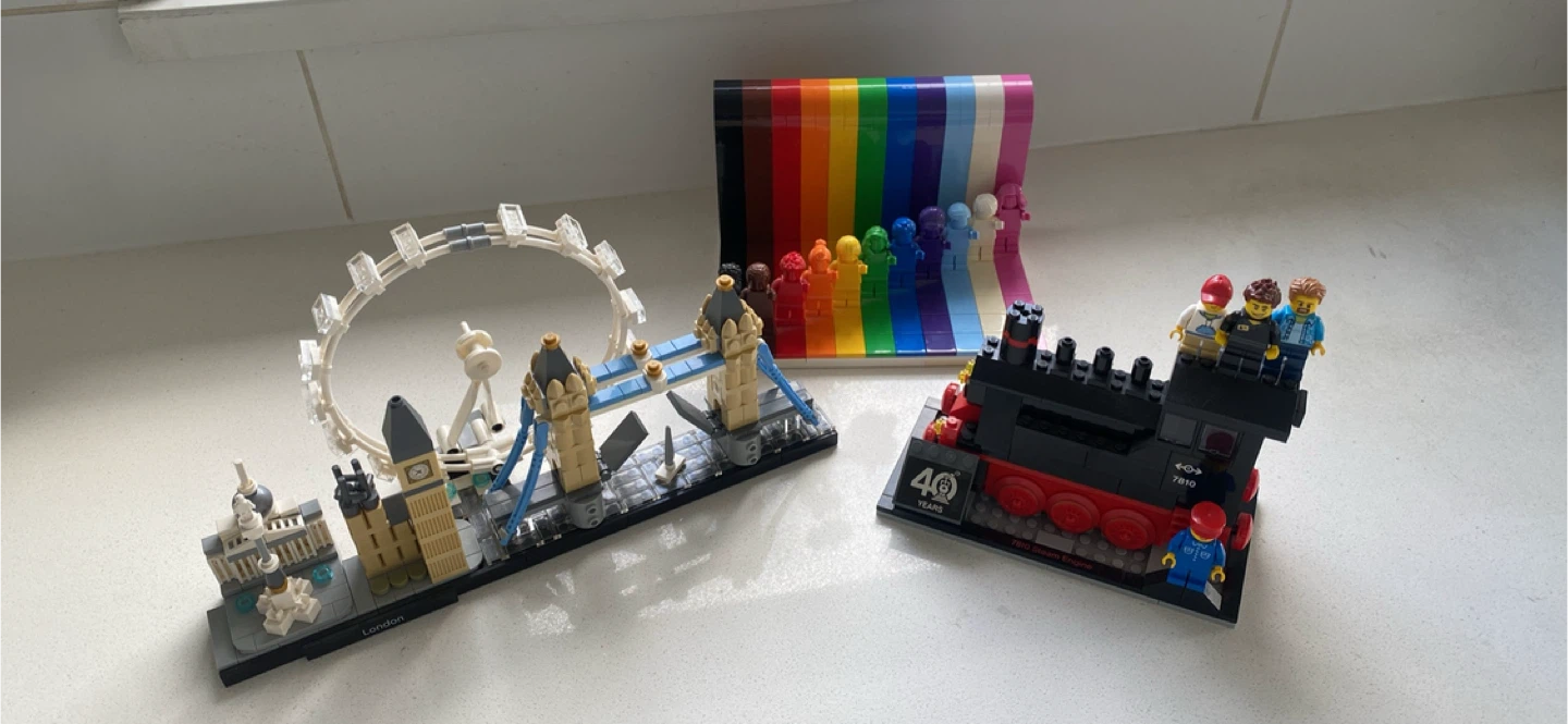 3 Legos