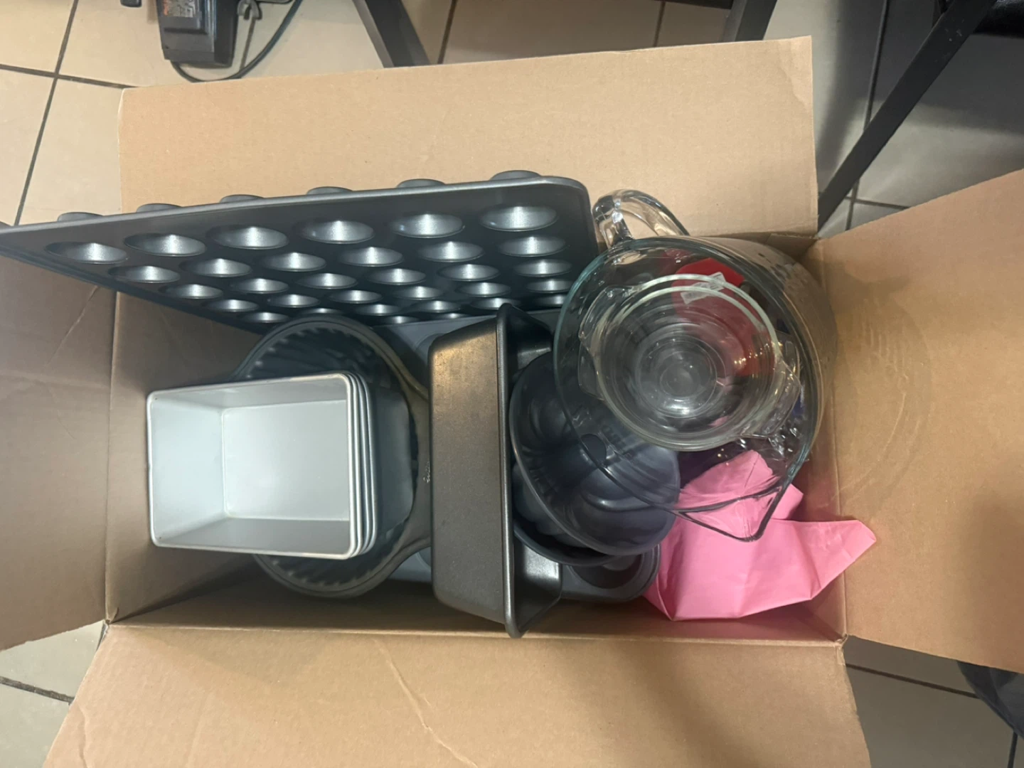 Baking Pan and Measuring Cup Set