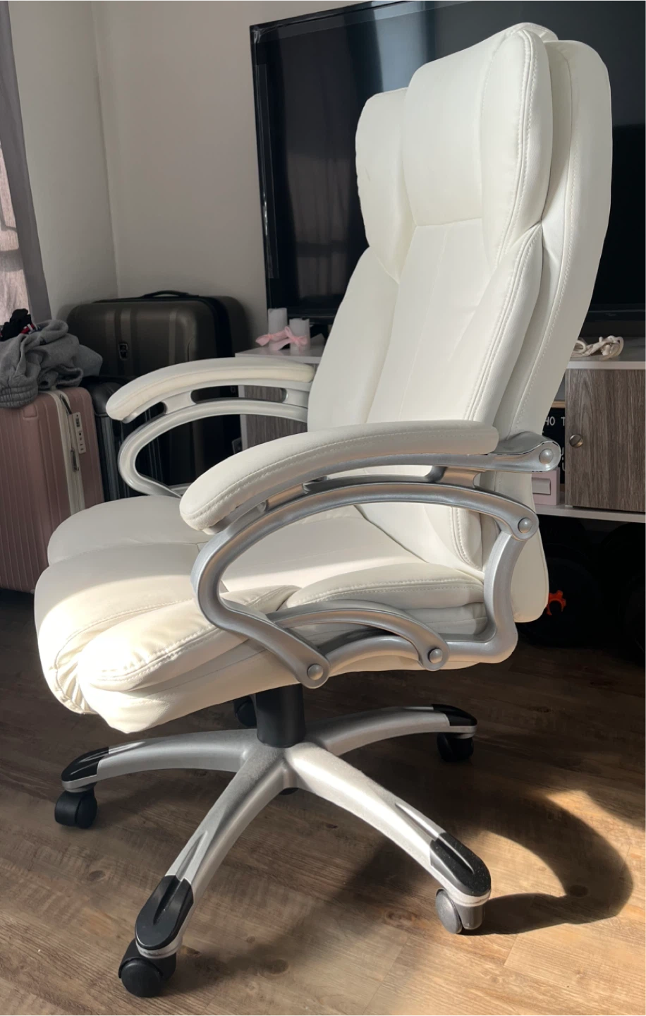White Office Chair - photo 2
