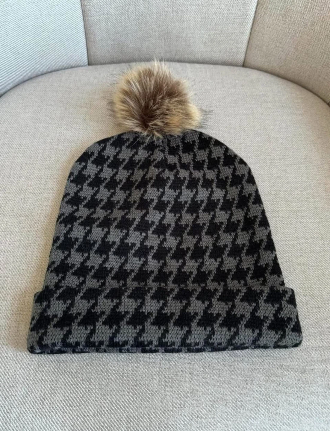 Brand New Houndstooth Patterned Hat