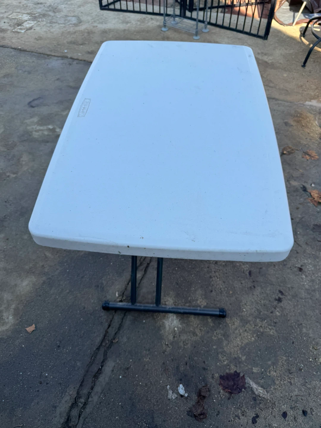 Lifetime White Plastic Folding Table - photo 2